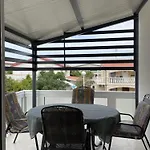 Apartments Vir
