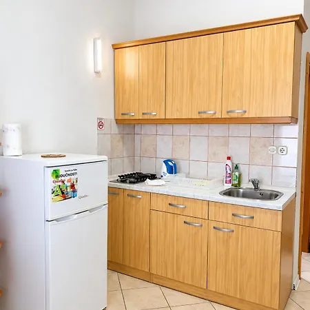 Apartments Vir