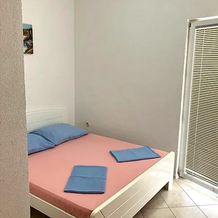 Apartments Vir *