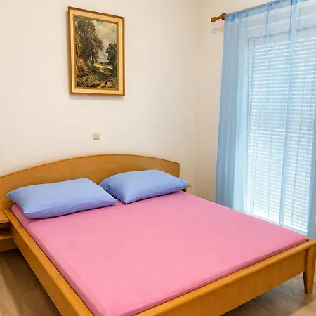 Apartments Vir Apartment